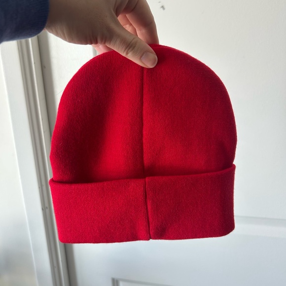 TTC Toque BNWOT - Picture 2 of 4